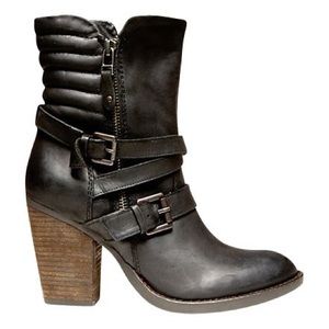 Steve Madden “Raleigh” booties in Black
